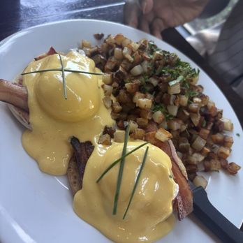 Blu Jam Café - Blue jay benedict - New American Near Me - Los Angeles, California Blu Jam Café - Blue jay benedict - New American Near Me - Los Angeles, California