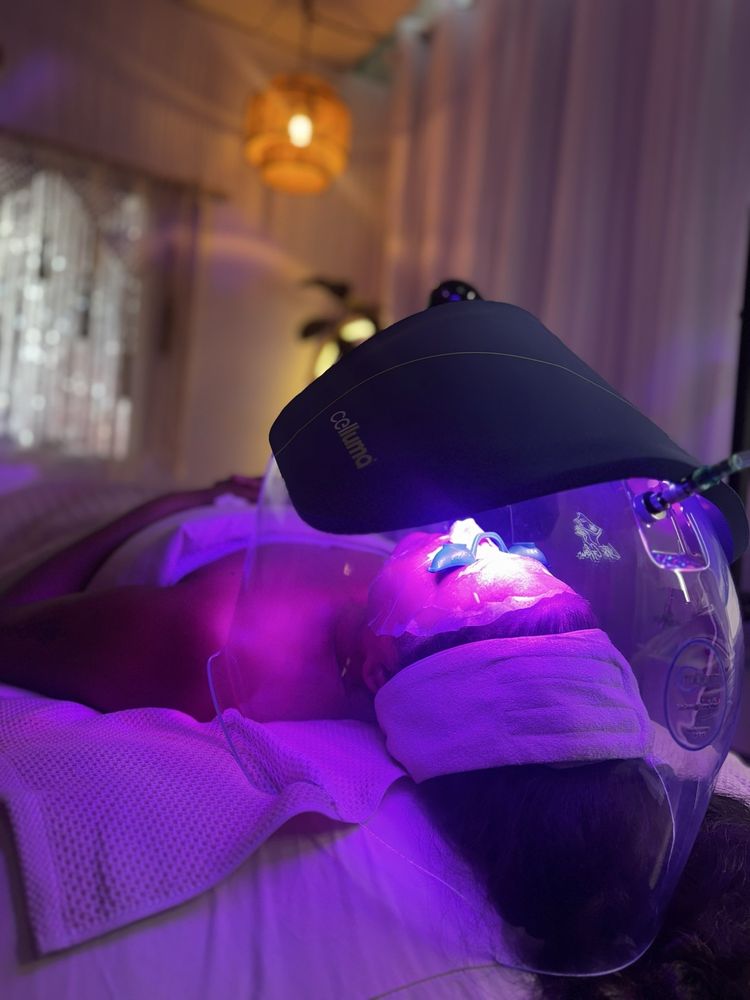 Glow With Lindsay Logo