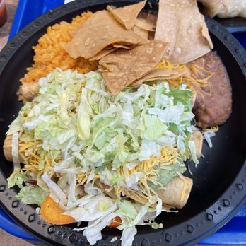 El Indio Mexican Restaurant - Chicken Taquitos w/rice and beans - Mexican Near Me - San Diego, California