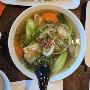 Bếp - Vietnamese Grill - Won Ton Soup - Vietnamese Near Me - Portland, Oregon