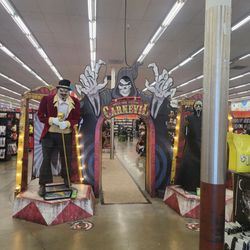 Spirit Halloween