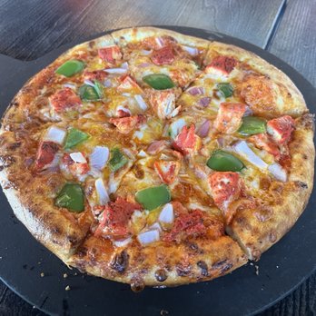 Curry N Crust - Chicken tikka deluxe pizza - Pizza Near Me - Tempe, Arizona