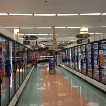 Shaw's - Medfield Shaw's -- 230 Main Street / Route 109, Medfield Interior - Grocery Near Me - Medfield, Massachusetts Shaw's - Medfield Shaw's -- 230 Main Street / Route 109, Medfield Interior - Grocery Near Me - Medfield, Massachusetts