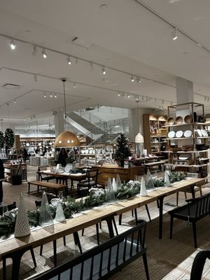 Crate & Barrel by null