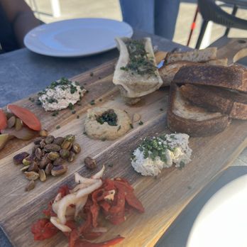 Ellie's - Bread board - Italian Near Me - Long Beach, California