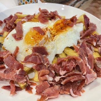 Los Manueles - Huevos estrellados con patatas y jamon - Spanish Near Me - Granada, GR