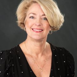 Erin Stuedemann  - Coldwell Banker Honig-Bell