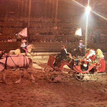 Dolly Parton's Stampede - Santa - Performing Arts Near Me - Pigeon Forge, Tennessee