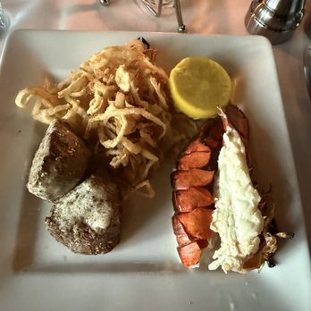 Hyde Park Prime Steakhouse - Surf & Turf - Steakhouses Near Me - Pittsburgh, Pennsylvania Hyde Park Prime Steakhouse - Surf & Turf - Steakhouses Near Me - Pittsburgh, Pennsylvania