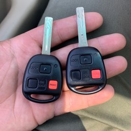 OEM key and the new one. OEM key and the new one.