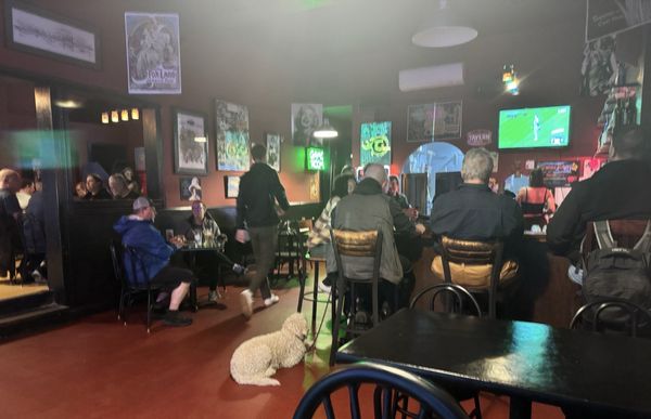 Retro Restaurant & Lounge by null