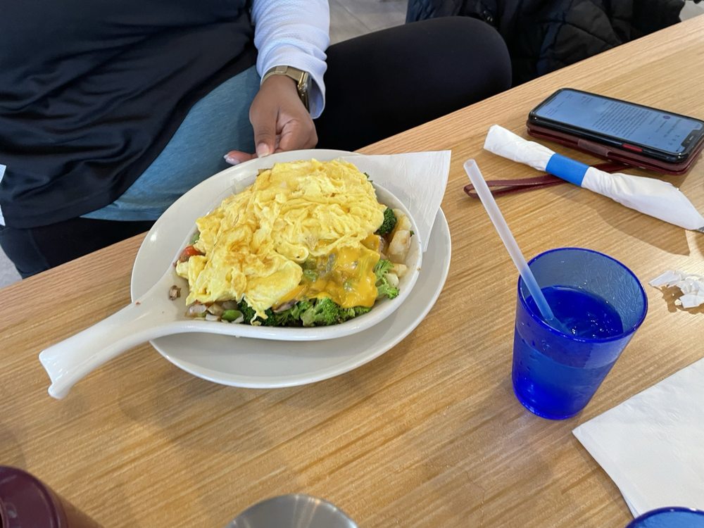 BLUEBERRY HILL BREAKFAST CAFE Updated August 2024 14 Photos 5769