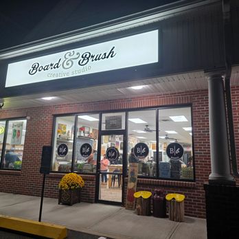 Board & Brush - Paint & Sip Near Me - Monroe, Connecticut