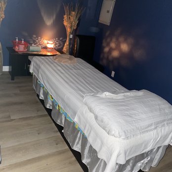 Chic Day Spa - Massage Near Me - Glendora, California