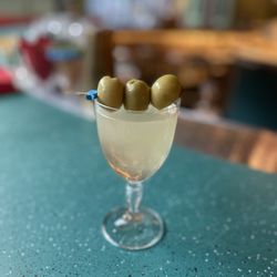 El Presidente - Extra dirty martini