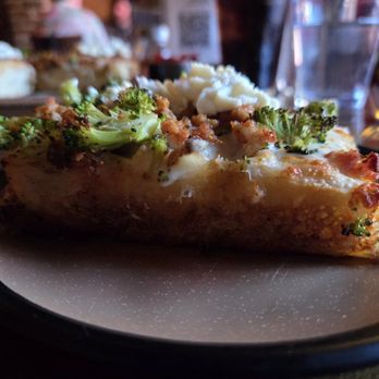 White Rabbit Gastropub - Martha Stewart's Prison Pizza - Gastropubs Near Me - Frederick, Maryland