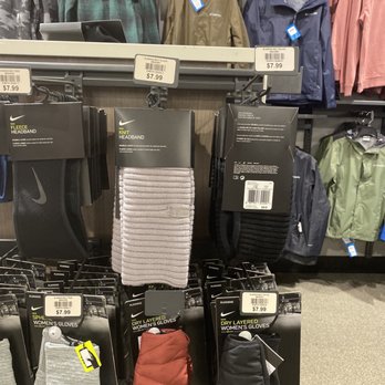 DICK'S Sporting Goods - Wrong display - Outdoor Gear Near Me - Glendale, California