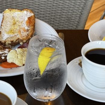 100 Sails Restaurant & Bar - Buffets Near Me - Honolulu, Hawaii
