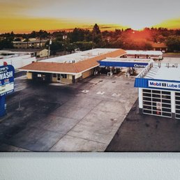 A portrait of this fine local establishment.
