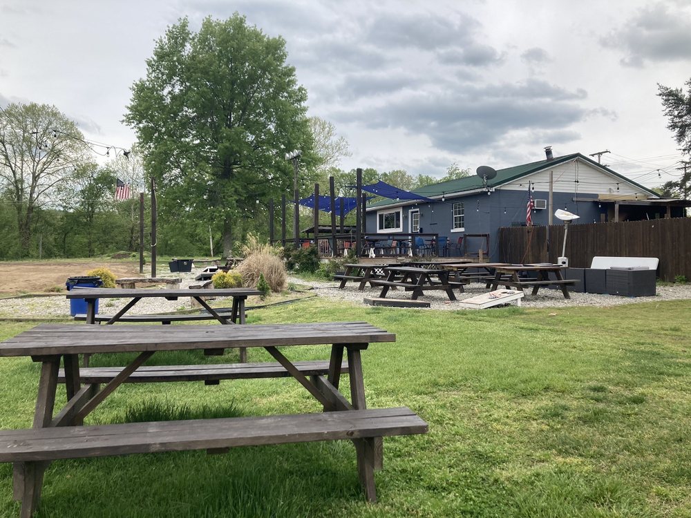 BOGEYS DRIVING RANGE 150 Riverview Dr, Tornado, West Virginia