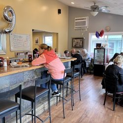 River Rock Diner - Dining