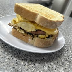 Buddy's Clubhouse Grill