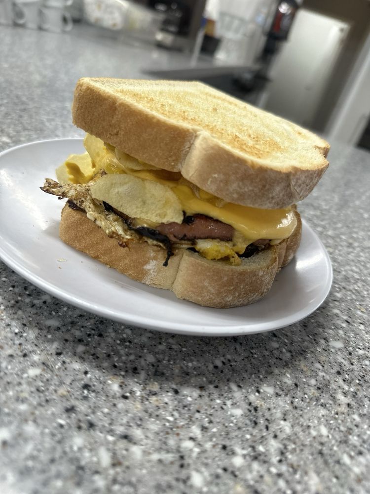 Buddy's Clubhouse Grill Logo