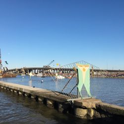 Seabrook Bridge - Waiting for the show!