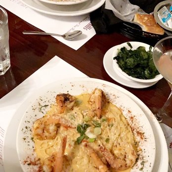 Walnut Hills - Seafood Pasta closest to camera. Shrimp and grits across the table. - Southern Near Me - Vicksburg, Mississippi