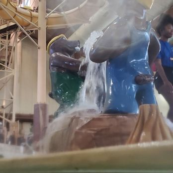Great Wolf Lodge - Heated indoor water park inside Great wolf lodge Grapevine Texas - Resorts Near Me - Grapevine, Texas Great Wolf Lodge - Heated indoor water park inside Great wolf lodge Grapevine Texas - Resorts Near Me - Grapevine, Texas