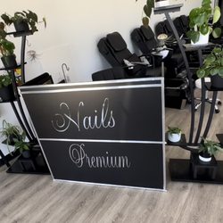 Nails Premium