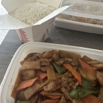 China Garden - Double sautéed pork and steamed rice. - Chinese Near Me - Florissant, Missouri China Garden - Double sautéed pork and steamed rice. - Chinese Near Me - Florissant, Missouri