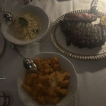 Tre Dita - 32oz Costata Alla Fiorentina Linguine Al Limone  Rigatoni Con Guanciale E Pomodorini - Italian Near Me - Chicago, Illinois