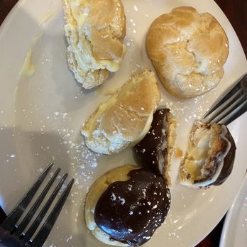 Palumbo's Pizzeria - Meh Custard inside good bun-like thingy - Pizza Near Me - Naples, Florida