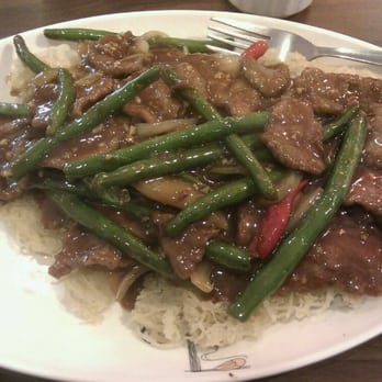 Hongyun Chinese Restaurant - Pan fried rice noodles with beef - Chinese Near Me - Melbourne, VIC Hongyun Chinese Restaurant - Pan fried rice noodles with beef - Chinese Near Me - Melbourne, VIC
