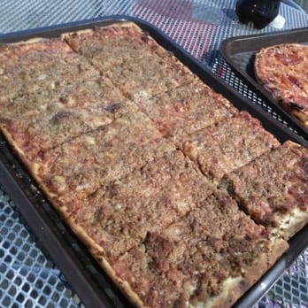 La Casa Pizzaria - Classic hamburger pizza - Pizza Near Me - Omaha, Nebraska La Casa Pizzaria - Classic hamburger pizza - Pizza Near Me - Omaha, Nebraska