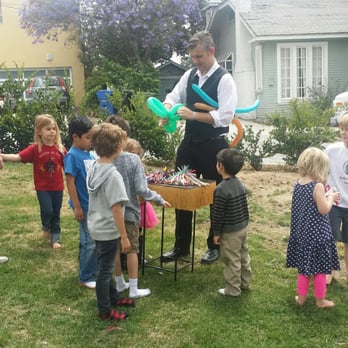 Ryan Majestic - Making the balloons - Magicians Near Me Ryan Majestic - Making the balloons - Magicians Near Me