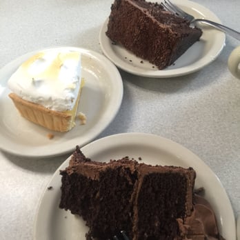 Suzie's Diner - Diners Near Me - Hudson, New Hampshire