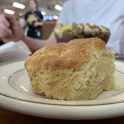 The Midtowner - Cat head biscuits