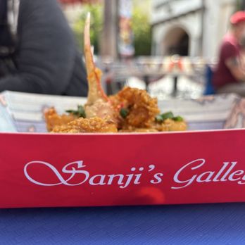 Hollywood & Dine - Sanji's seafood fried rice - Specialty Food Near Me - Universal City, California Hollywood & Dine - Sanji's seafood fried rice - Specialty Food Near Me - Universal City, California