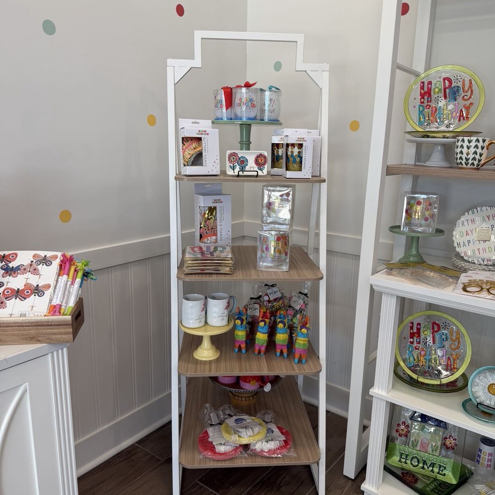 Nothing Bundt Cakes - Interior - Cupcakes Near Me - Bakersfield, California