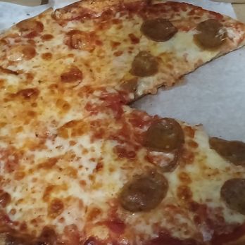 Kelly Pizza - M half sausage. My daughter said the sausage was really good. - Pizza Near Me - East Providence, Rhode Island Kelly Pizza - M half sausage. My daughter said the sausage was really good. - Pizza Near Me - East Providence, Rhode Island