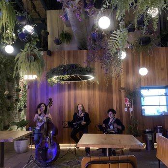 Hoegaarden Greenhouse - Bars Near Me - Pinheiros, SP