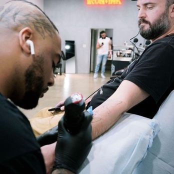 Surrender Tattoo & Piercing - Tattoo Near Me - Santa Monica , California