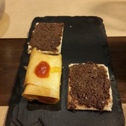 La Tasca - Entrada de tortilla de papas y pasta de aceitunas