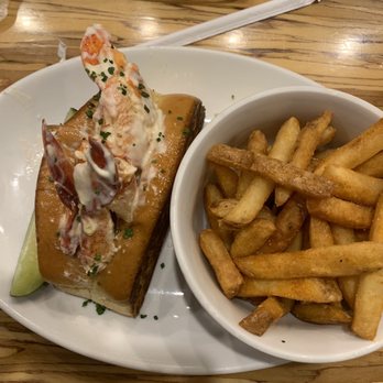Slapfish - Lobster roll - Seafood Near Me - Indianapolis, Indiana
