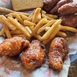7 wing combo with fries and buttery toast 7 wing combo with fries and buttery toast