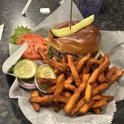 UltraStar Multi-tainment Center - Burger with sweet potato fries