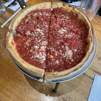Giordano's - Small deep dish cheese pizza cut into fourths - Pizza Near Me - Chicago, Illinois