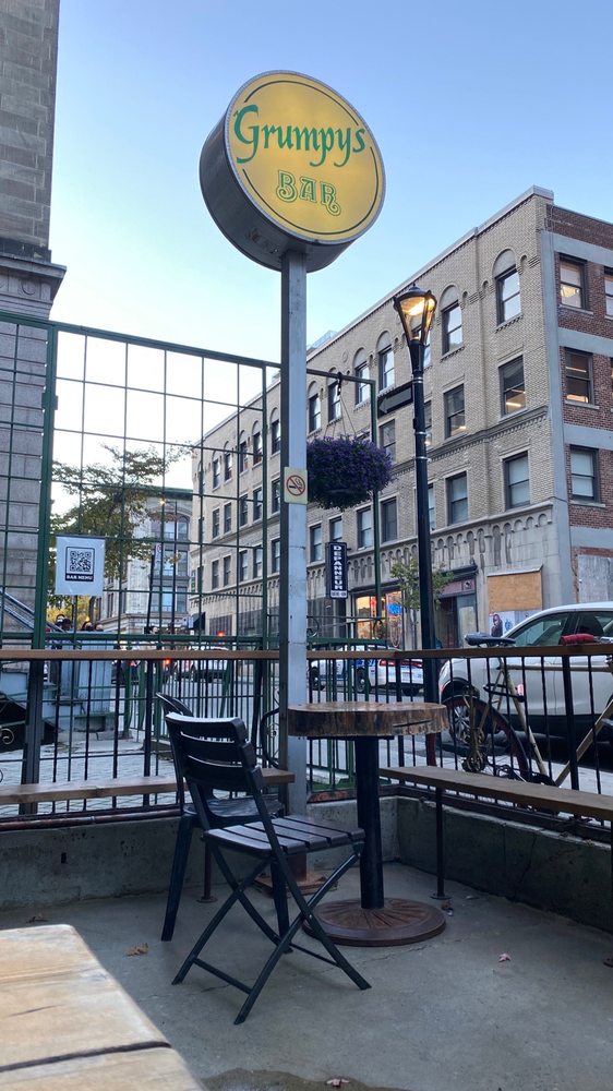 GRUMPY’S BAR - Updated May 2024 - 30 Photos & 36 Reviews - 1242 Rue ...